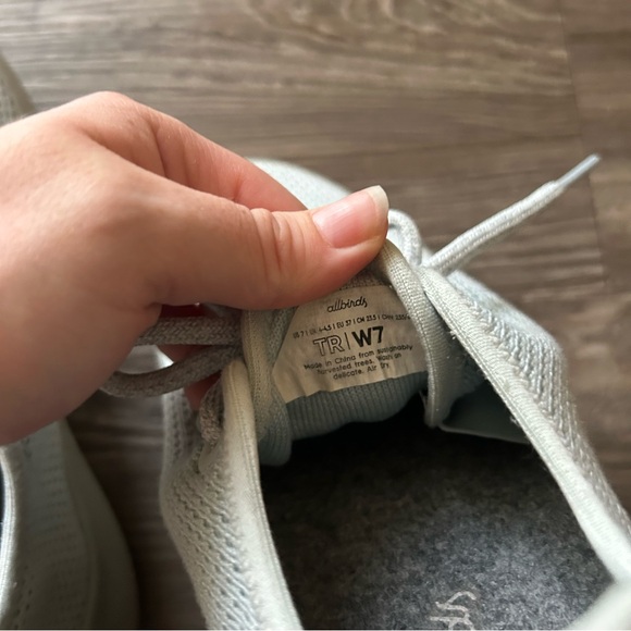 Allbirds Tree Runners Light Blue Womens Size 7 Limited Edition Sneakers - Picture 4 of 6